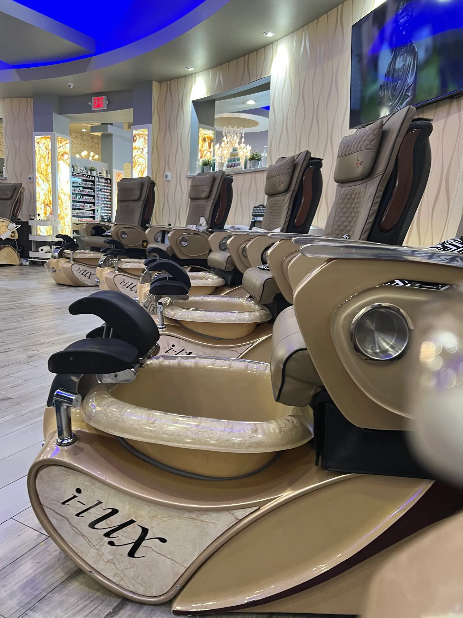 Pearlescent spa pedicure thrones at Nails of America Meyerland
